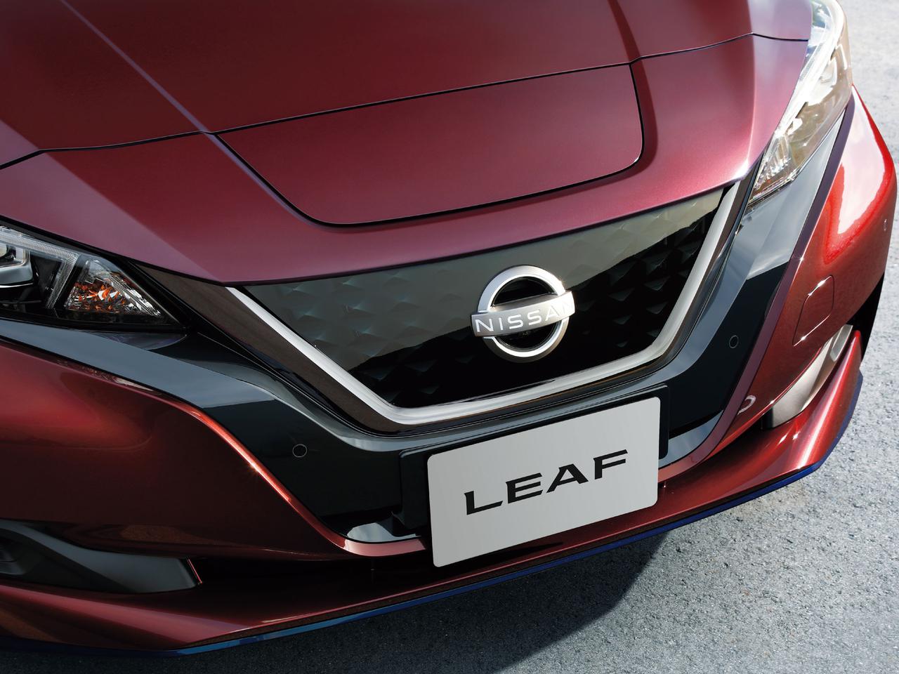 日産 リーフの仕様変更と同時に 新グレード アーバンクロム を設定 ツートンの新ボディカラーも Webモーターマガジン 自動車情報サイト 新車 中古車 Carview