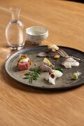 日本橋兜町にオープンした新感覚の居酒屋「MARUYAMA」──東京の最新グルメスポット