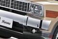 レトロ顔のトヨタ「ライズ」カスタムカー発表！ 5ナンバーボディに旧車風「角目2灯」×豪華“木目ブラウンシート”採用！ 4WDターボ搭載の「ハバナ サンドビーチED」アルパインニューズが発表
