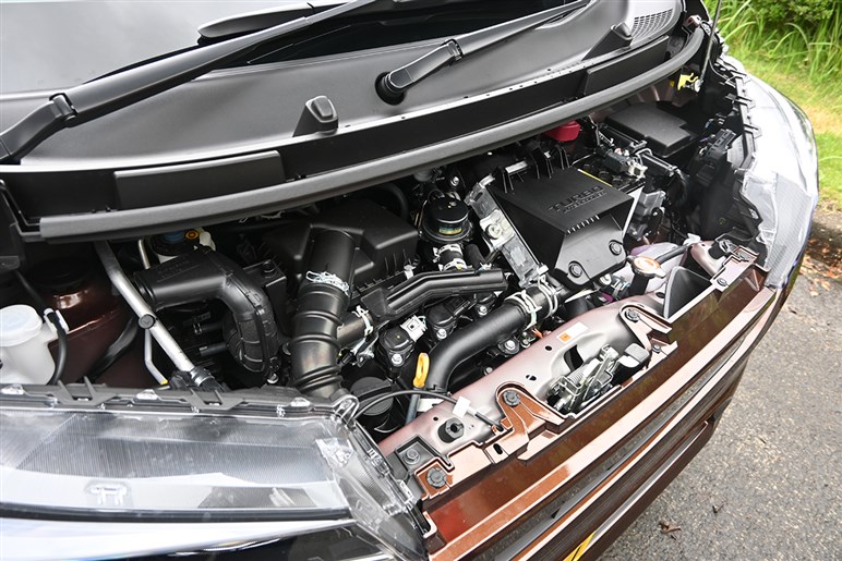 スライドドア化のネガはほぼナシ。“カスタム系廃止”の新型「ムーヴ」は市場に一石を投じる存在になれるか？