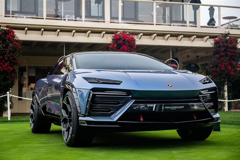 AMGが独自開発する新型SUV「GT SUV」を捕捉 ストームトルーパー顔×怪力で“EV戦争”に挑む