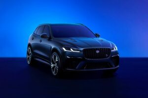 ジャガー、パフォーマンスSUV『Fペース』の2025年モデル導入。最高峰“SVR”を575PSに強化