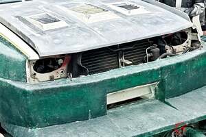 日産校が「斬新スカイライン」初公開へ！ カクカク「旧車デザイン」に超・大型スポイラー装備！ 鮮烈「赤×黒2トーン」の“手作りマシン”「Re30 スカイラインシルエット」をTASで披露へ