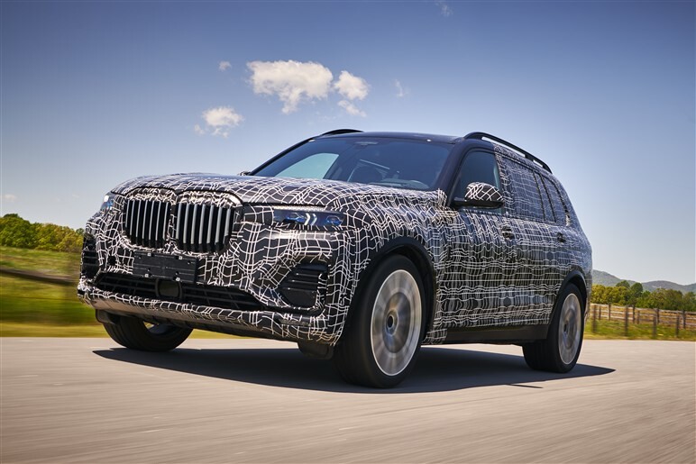 BMW初のフルサイズSUV「X7」のプロトタイプに試乗した