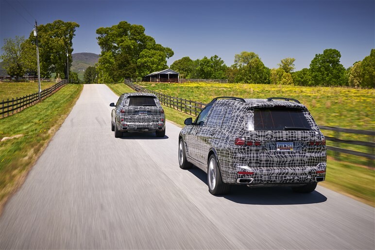 BMW初のフルサイズSUV「X7」のプロトタイプに試乗した