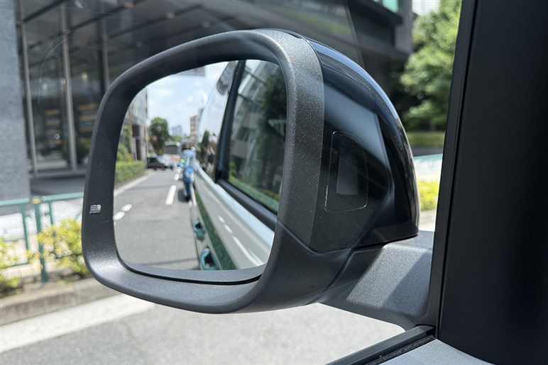 新型「ID.バズ」はデザインと航続距離500km超がネットでは大絶賛。1000万円弱の価格で売れ行きに疑問の声も