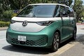 新型「ID.バズ」はデザインと航続距離500km超がネットでは大絶賛。1000万円弱の価格で売れ行きに疑問の声も