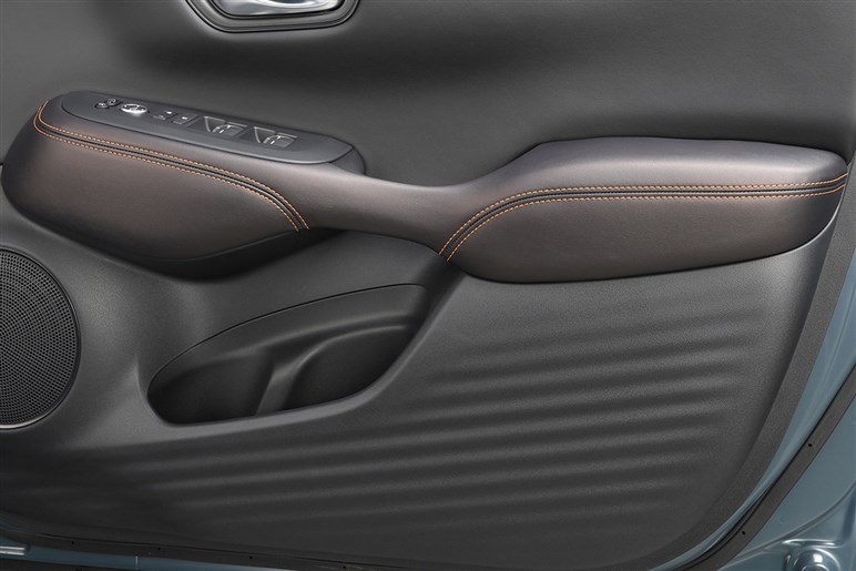 登場から約2年、ホンダの主力SUV「ZR-V」は売れている？ 好調を維持も25年はライバルの全面改良でピンチに!?