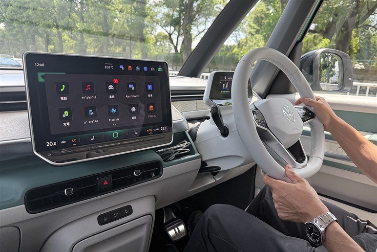 新型「ID.バズ」はデザインと航続距離500km超がネットでは大絶賛。1000万円弱の価格で売れ行きに疑問の声も