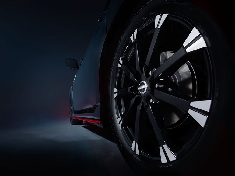 デカさも価格も関係ナシ!? 新型「パトロールNISMO」に「日本導入を！」の声多数。日産浮上の起爆剤になるか
