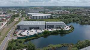 英・ケータハムの新本社工場オープン 生産能力50％増の年間750台へ