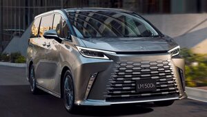 レクサス 最高級ミニバン「LM」がグレードアップ 静けさと快適性にさらなる磨き