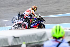 レプソル・ホンダのミル、日本GPはマルケス弟に追突され戦線離脱。「彼とこうなるのは初めてじゃない」と憤慨