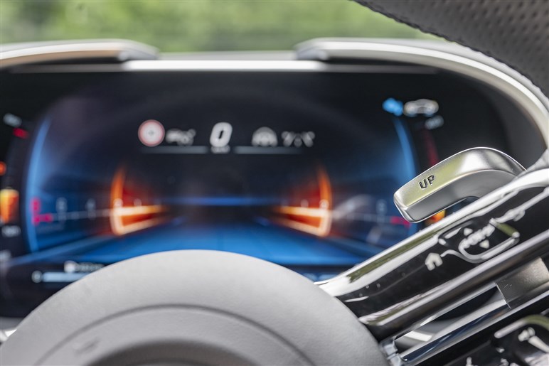 【打倒911】の最新バージョン「メルセデスAMG GT」の“最強”PHEVモデルの乗り味