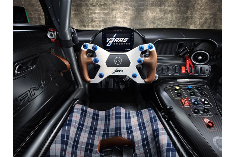 【打倒911】の最新バージョン「メルセデスAMG GT」の“最強”PHEVモデルの乗り味
