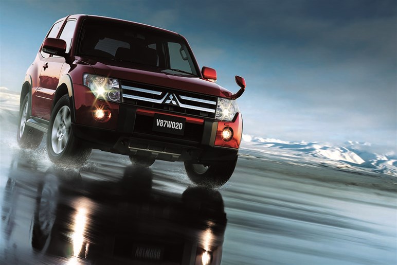 大ヒットした三菱の伝説級SUV「パジェロ」が2026年に復活か。一体どんなクルマになる？