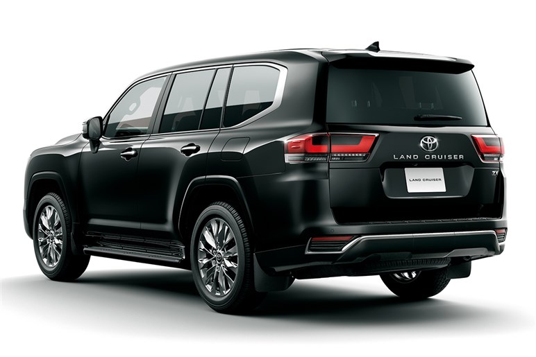 大ヒットした三菱の伝説級SUV「パジェロ」が2026年に復活か。一体どんなクルマになる？