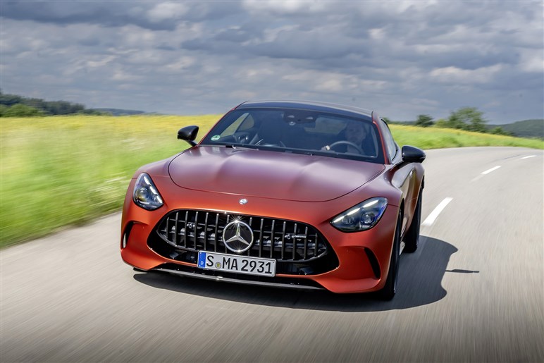 【打倒911】の最新バージョン「メルセデスAMG GT」の“最強”PHEVモデルの乗り味