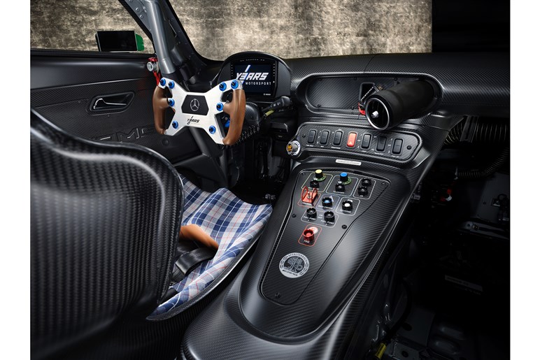 【打倒911】の最新バージョン「メルセデスAMG GT」の“最強”PHEVモデルの乗り味