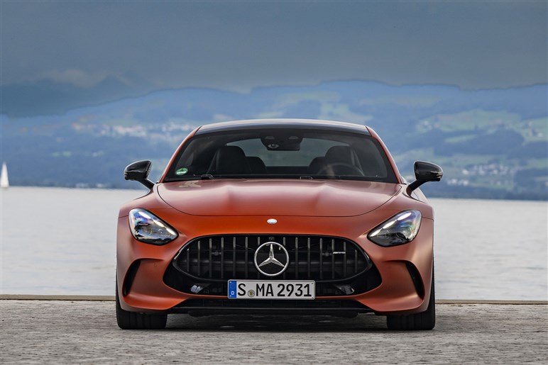 【打倒911】の最新バージョン「メルセデスAMG GT」の“最強”PHEVモデルの乗り味
