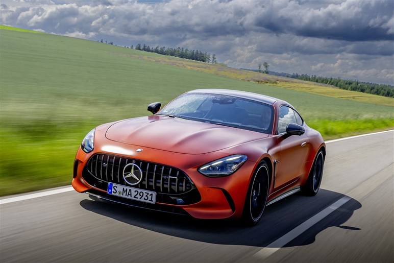 【打倒911】の最新バージョン「メルセデスAMG GT」の“最強”PHEVモデルの乗り味
