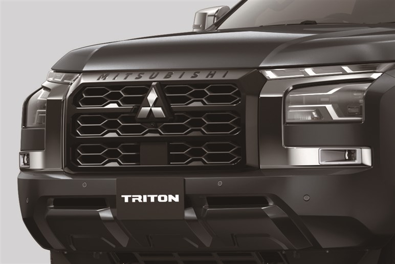 大ヒットした三菱の伝説級SUV「パジェロ」が2026年に復活か。一体どんなクルマになる？
