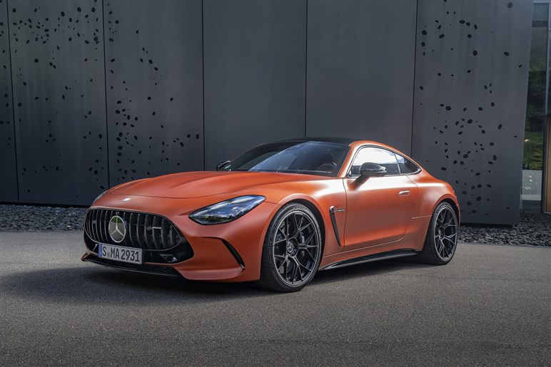 【打倒911】の最新バージョン「メルセデスAMG GT」の“最強”PHEVモデルの乗り味