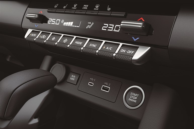 大ヒットした三菱の伝説級SUV「パジェロ」が2026年に復活か。一体どんなクルマになる？