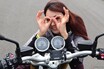 「ぶぅーーーんーぐわぁぁーーー」なボクサーエンジンのエンジンフィーリングに思わずニコニコ!! BMW Motorrad「R12 nine T」にアクティブバイク女子の指出瑞貴が挑戦！
