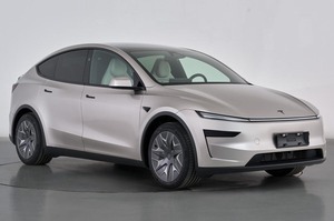 テスラ　3列6人乗りの『モデルY』中国発売へ　全長186mm増のロングホイールベース版
