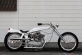 え、これがホンダの「スーパーカブ」だって!? ドラッグレーサーにインスパイアを受けたカスタムスタイル「ディガー」へ転身を遂げた一台が凄かった!!