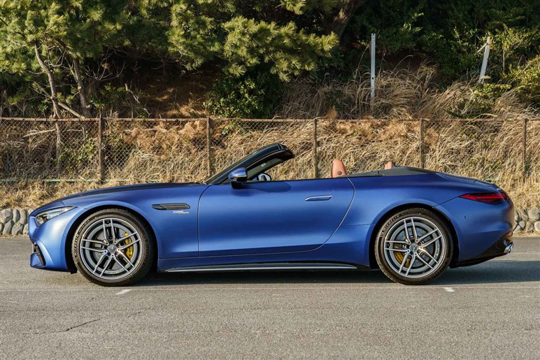 メルセデスAMG SL43 試乗。凶暴性は薄れたが、時代に合った洗練を手に入れた