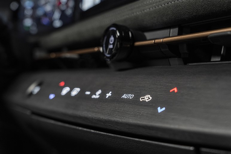 日産「アリア」で1700km弱ロングドライブしてみたリアル。10年前よりラクになったが充電回数は凄いことに!?