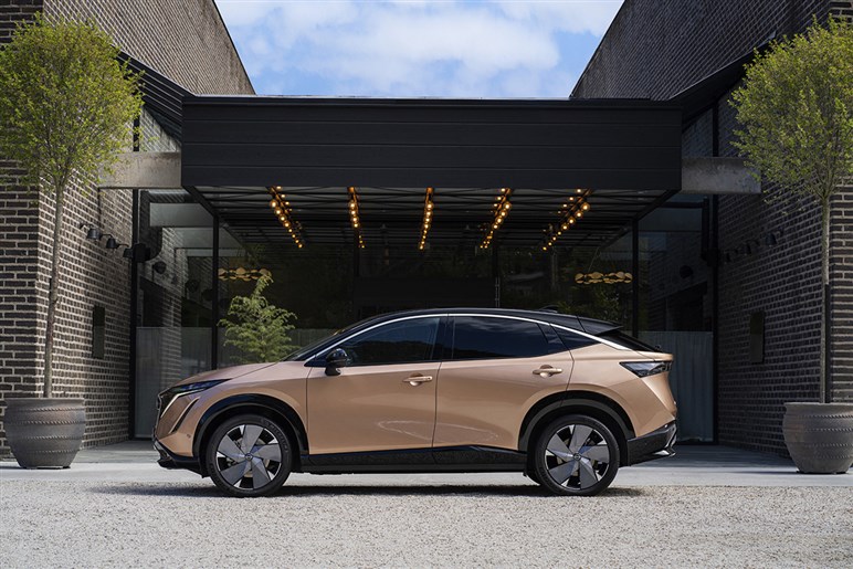日産「アリア」で1700km弱ロングドライブしてみたリアル。10年前よりラクになったが充電回数は凄いことに!?