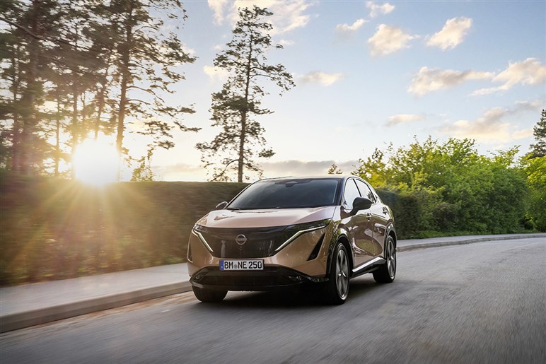 日産「アリア」で1700km弱ロングドライブしてみたリアル。10年前よりラクになったが充電回数は凄いことに!?