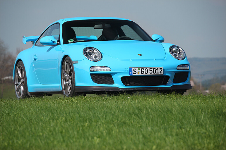 911GT3 新ウイングで ダウンフォースは2倍増