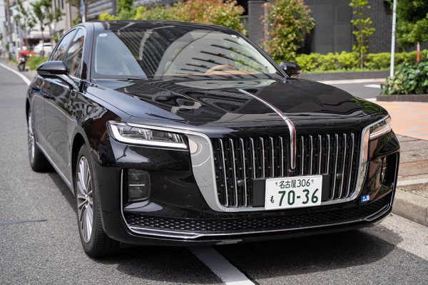 中華の怪物本格上陸 中国の最高級車 紅旗h9 に名古屋ナンバーがついた ベストカーweb 自動車情報サイト 新車 中古車 Carview