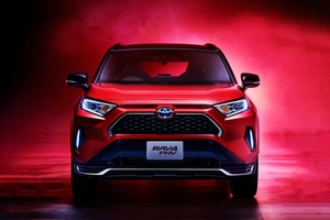 【ブームは来るか？】トヨタRAV4 PHV　プラグインハイブリッド参入で弾み？　欧州トレンド、日本にも伝播か