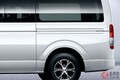 トヨタ最新型「“9人乗り”バン」！ “3+3+3”の3列仕様！ 全長4.7m級ボディでも「荷室」も超広い「便利モデル」！ ガソリン＆ディーゼル仕様も用意の「超効率ハイエース」とは
