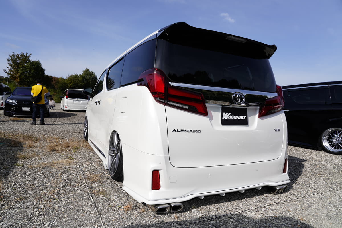 バックミラーに写ってほしくない威圧感 ドシャコタン の強烈アルファード ヴェルファイア３台の中身 Auto Messe Web の写真 自動車情報サイト 新車 中古車 Carview