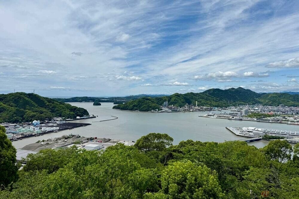 眺望がスゴイ!?　梅雨が明けたら行ってみて！　景色・文化・歴史を味わう高知の名所『五台山』の魅力とは