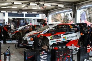 WRC：トヨタ、モンテカルロ3日目に陣営内で首位争い。「我々のドライバーが優勝を争う状況はとてもエキサイティング」