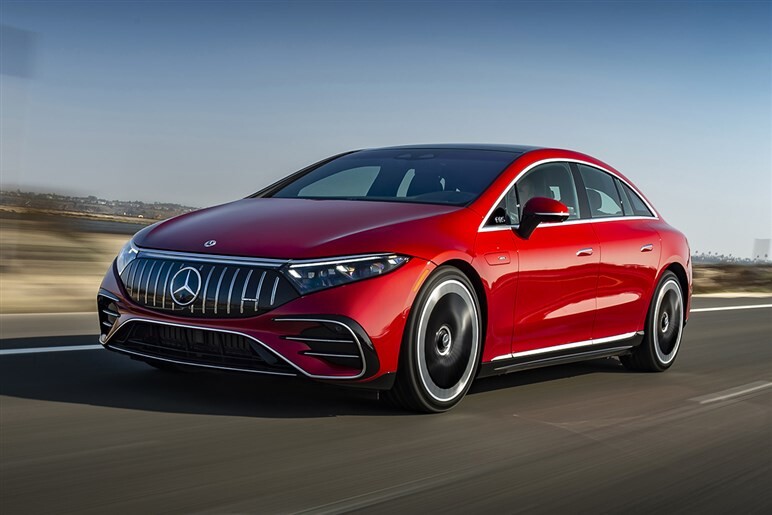 メルセデスEVの頂点「EQS」にいよいよAMG登場。Sクラス級の巨体が3.4秒で100キロまで加速…電池の減りは？