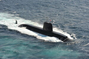 海自と米海軍の潜水艦が並んだ！  房総半島の沖合で「貴重な光景」が実現 同じ潜水艦でも全く違う!?