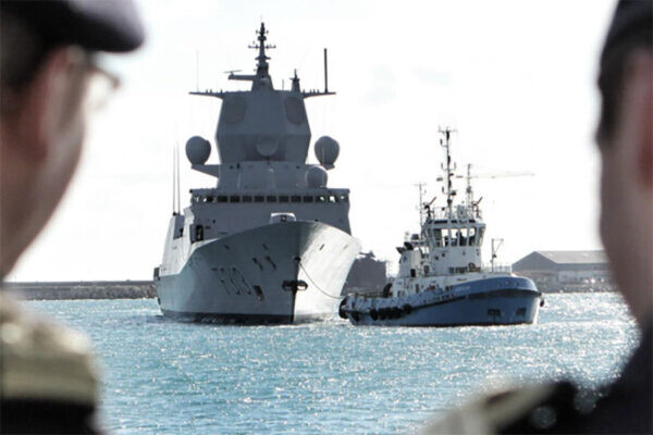 事故で「横転して沈没したフリゲート」建造元との和解が成立 同型艦は割引でアップグレード ノルウェー国防省が発表