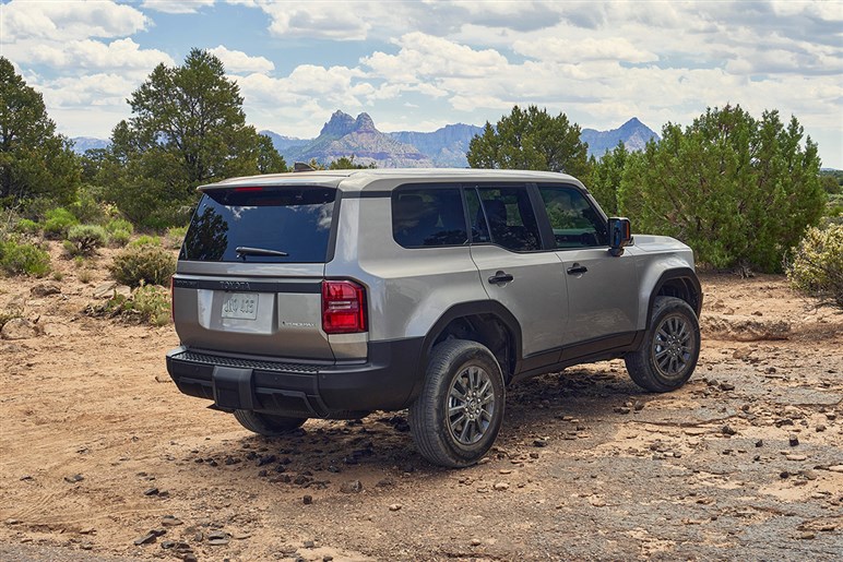 新型「ランクル250」のスタート価格は500万円台後半。北米仕様から割り出した！