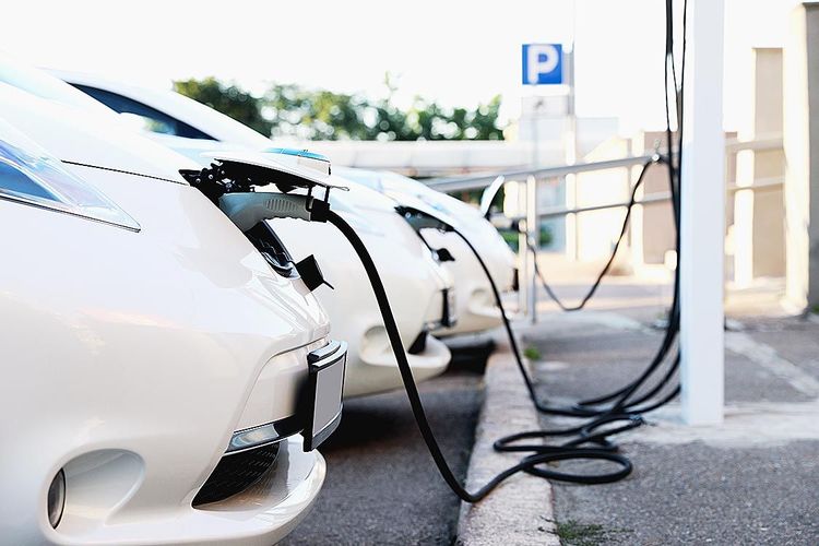 東京都、EV用充電設備の導入補助金を6/30にスタート　2023年度は機械式駐車場向けの助成金追加