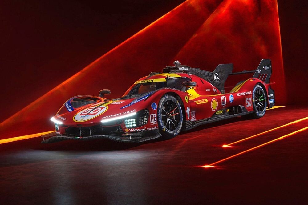 フェラーリ、2025年WEC戦う499Pの新カラー発表。過去の”赤”思い起こさせるレトロな濃い色合いに