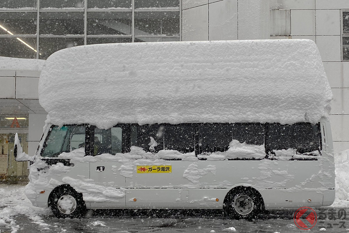 降雪時にワイパー立てるのはナゼ 積雪地以外でも 立てる ことが重要な理由とは くるまのニュース 自動車情報サイト 新車 中古車 Carview
