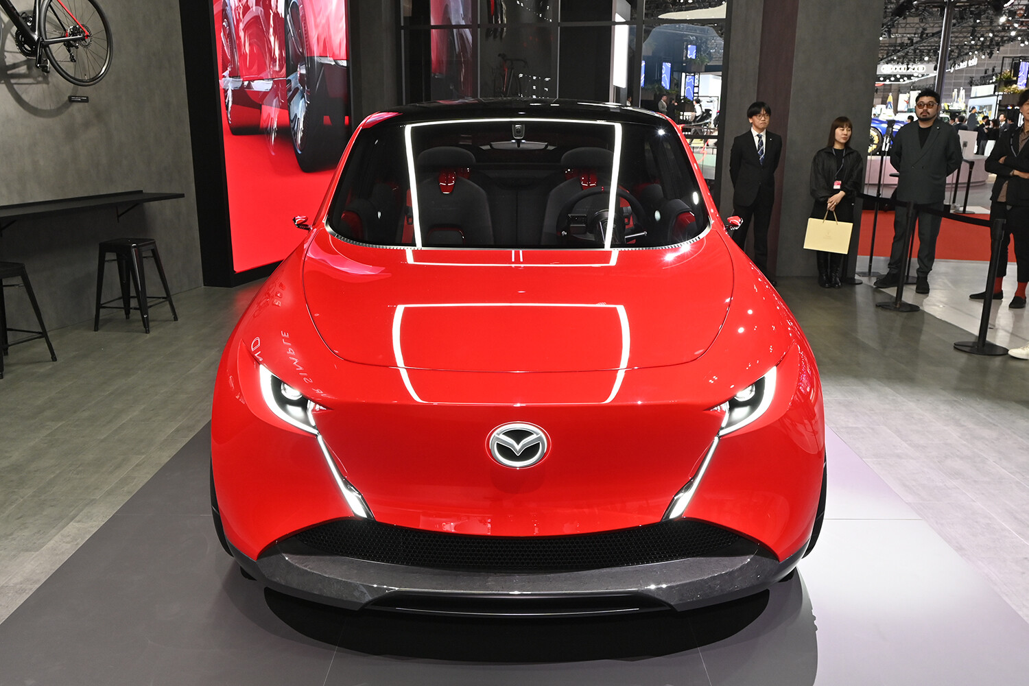 シンプルの極みなのに個性がある！　引き算の美学を突き詰めたマツダの「ビジョン・クロスコンパクト」で目指したモノとは？